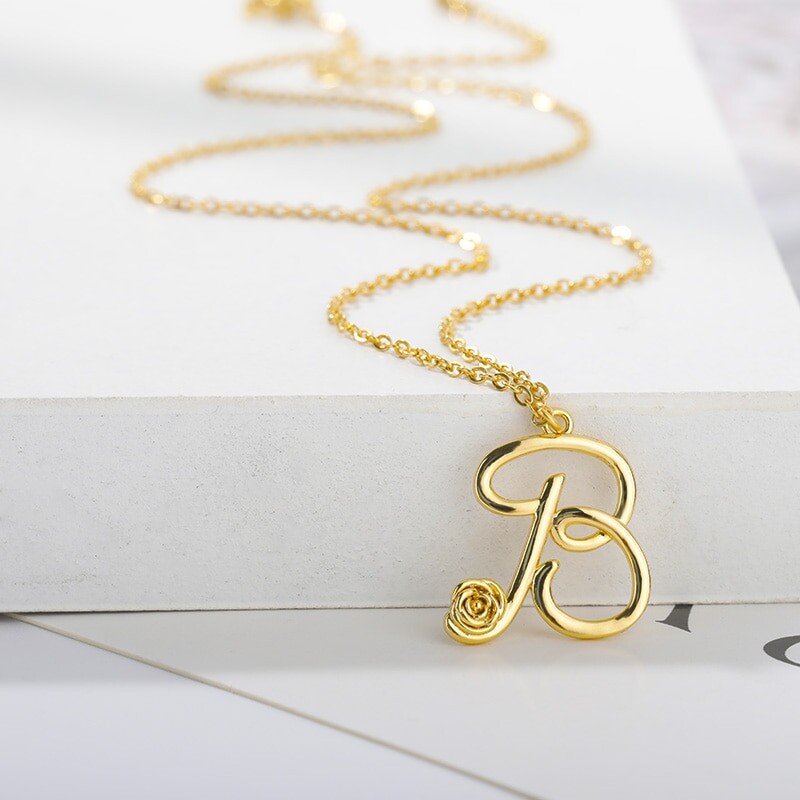 Name necklace in gold